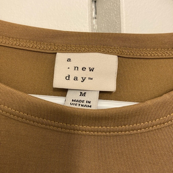 Women’s t shirt - Picture 3 of 3